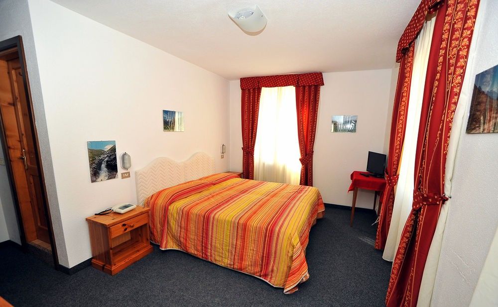 Hotel Capitani Bormio Buitenkant foto