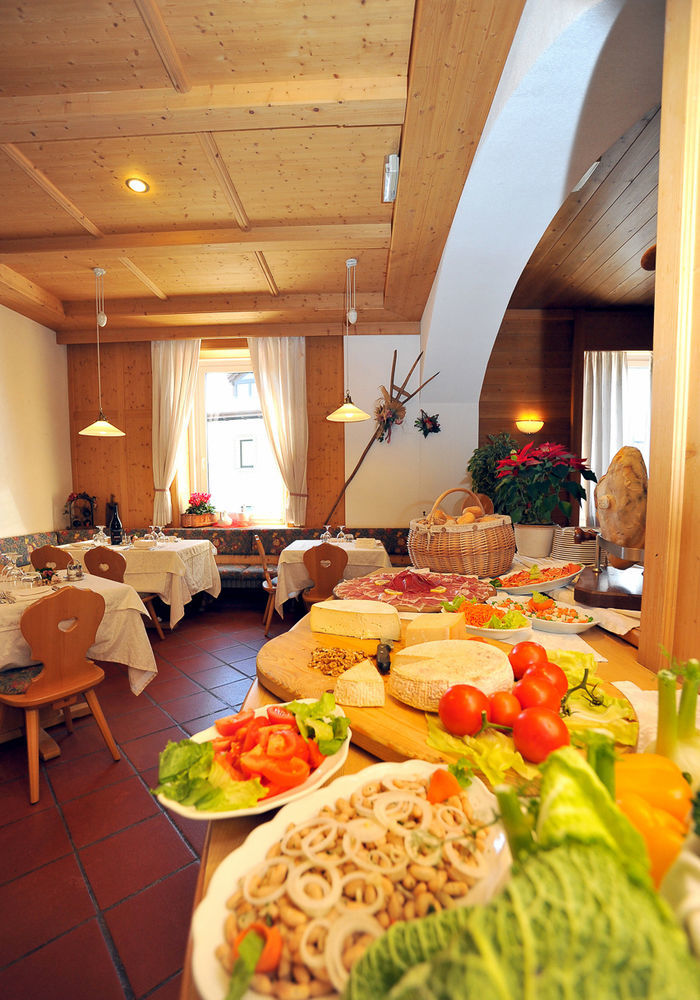 Hotel Capitani Bormio Buitenkant foto