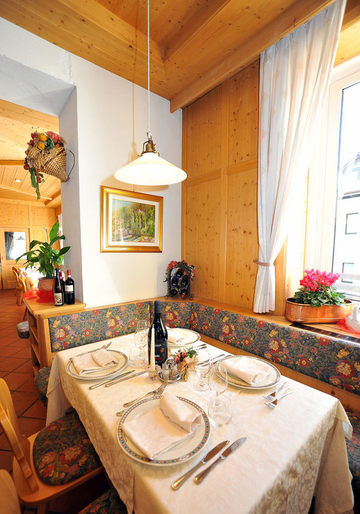 Hotel Capitani Bormio Buitenkant foto
