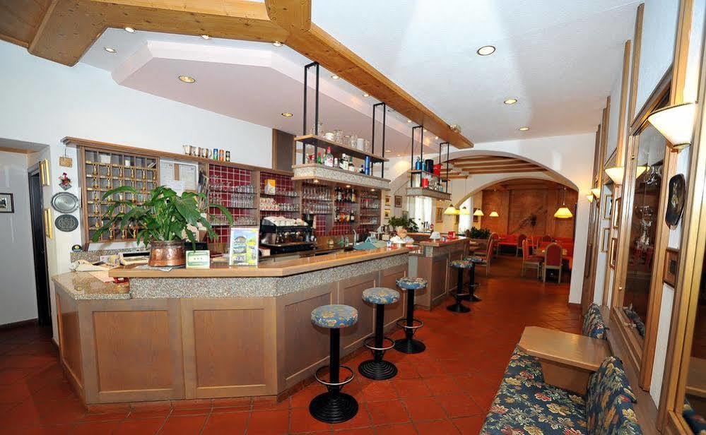 Hotel Capitani Bormio Buitenkant foto