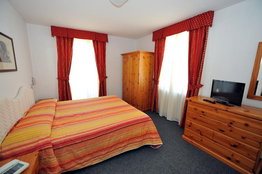 Hotel Capitani Bormio Buitenkant foto