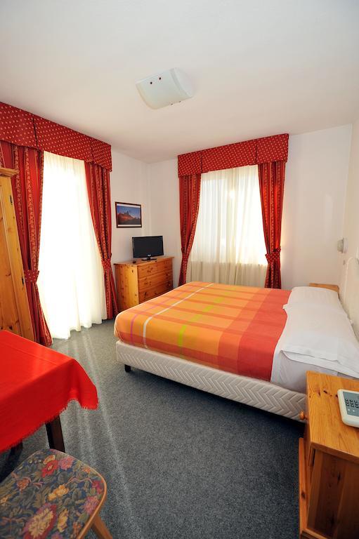 Hotel Capitani Bormio Buitenkant foto