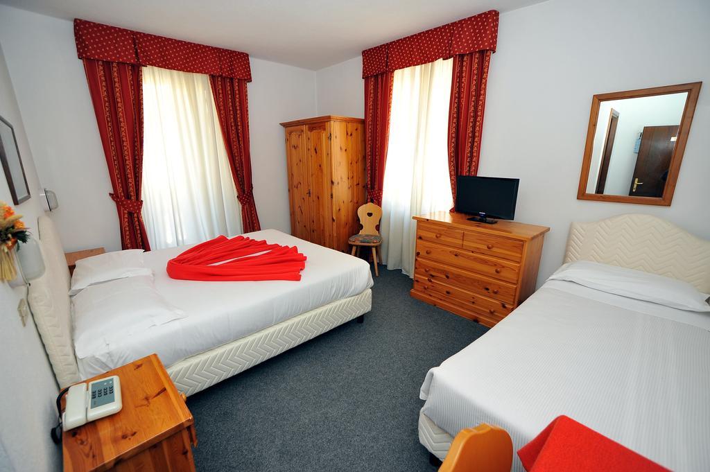 Hotel Capitani Bormio Buitenkant foto